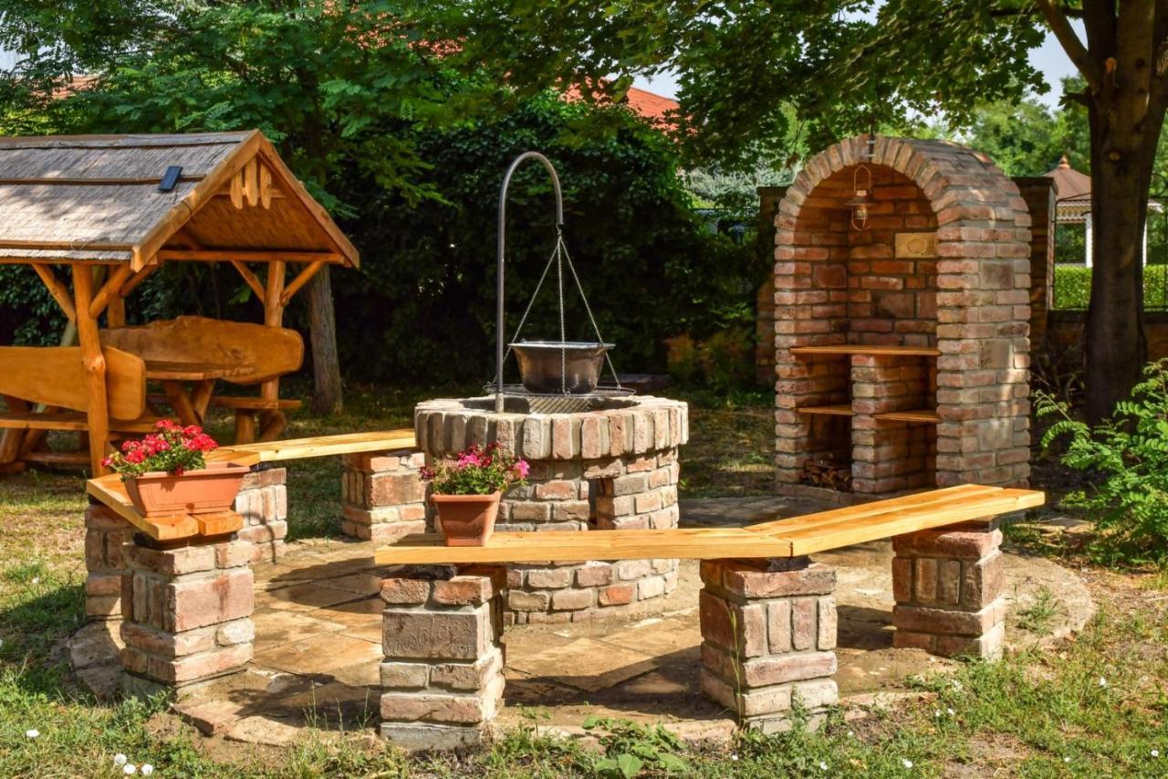 Malom Apartman Derekegyhaz Zewnętrze zdjęcie