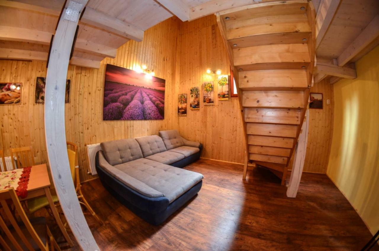 Malom Apartman Derekegyhaz Zewnętrze zdjęcie